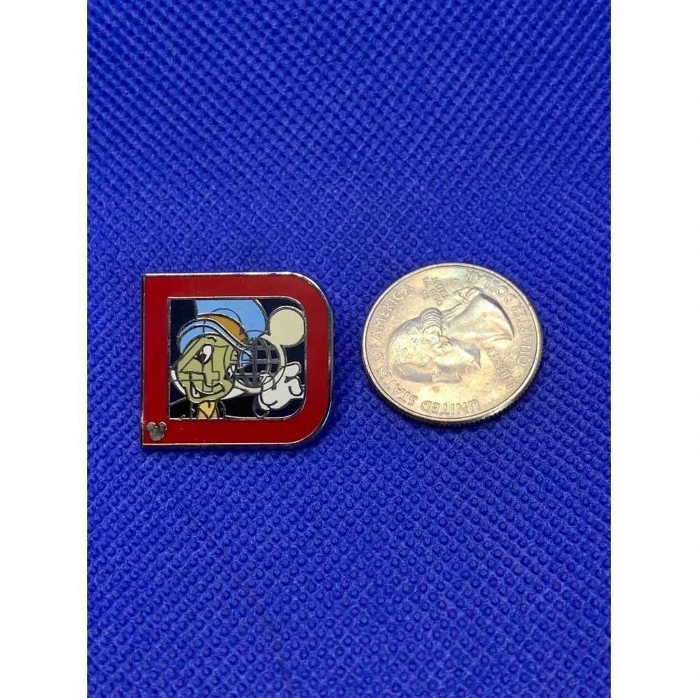 2011 Jiminy Cricket Completer Hidden Mickey Rare disney pin Pinocchio Trading